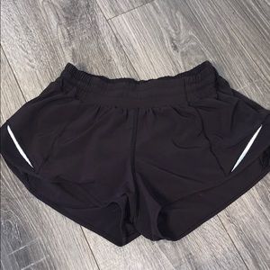 Lululemon black hotty hot shorts